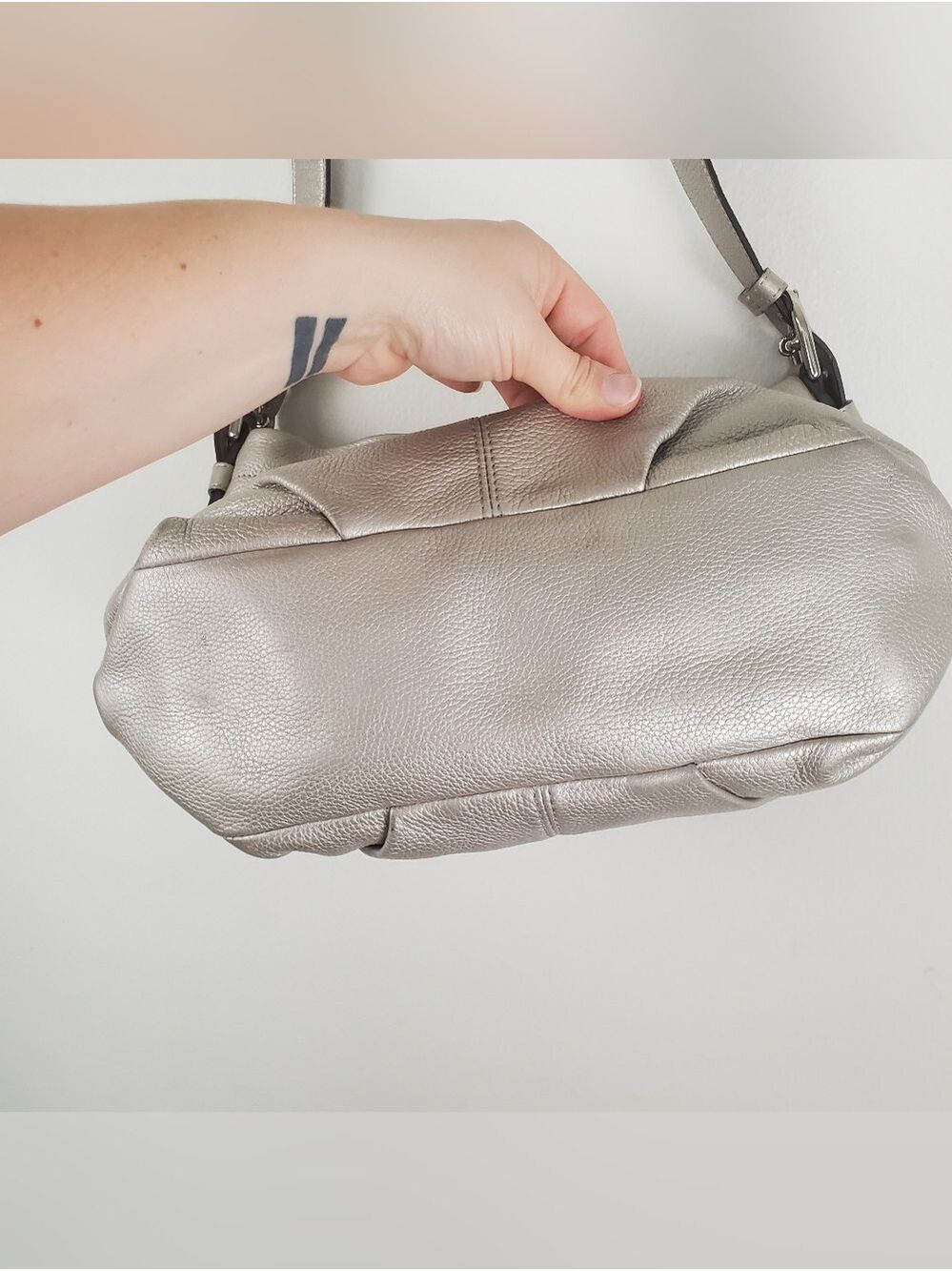 Coach Silver Leather Duffle Hobo Purse Lavender Interior - Picture 9 of 16